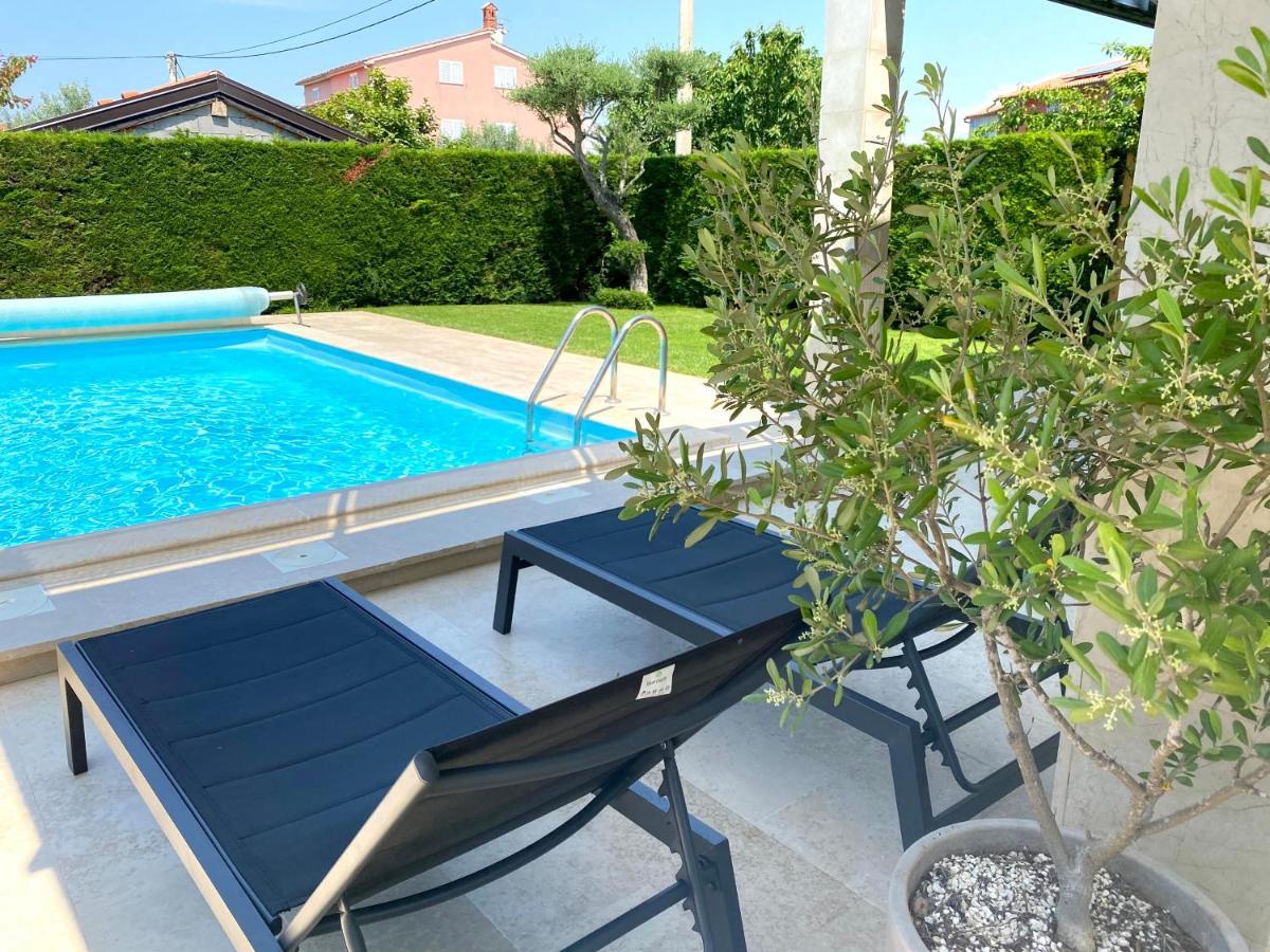 Villa Divina With Private Heated Pool Пула Экстерьер фото