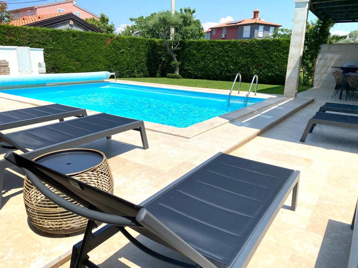 Villa Divina With Private Heated Pool Пула Экстерьер фото