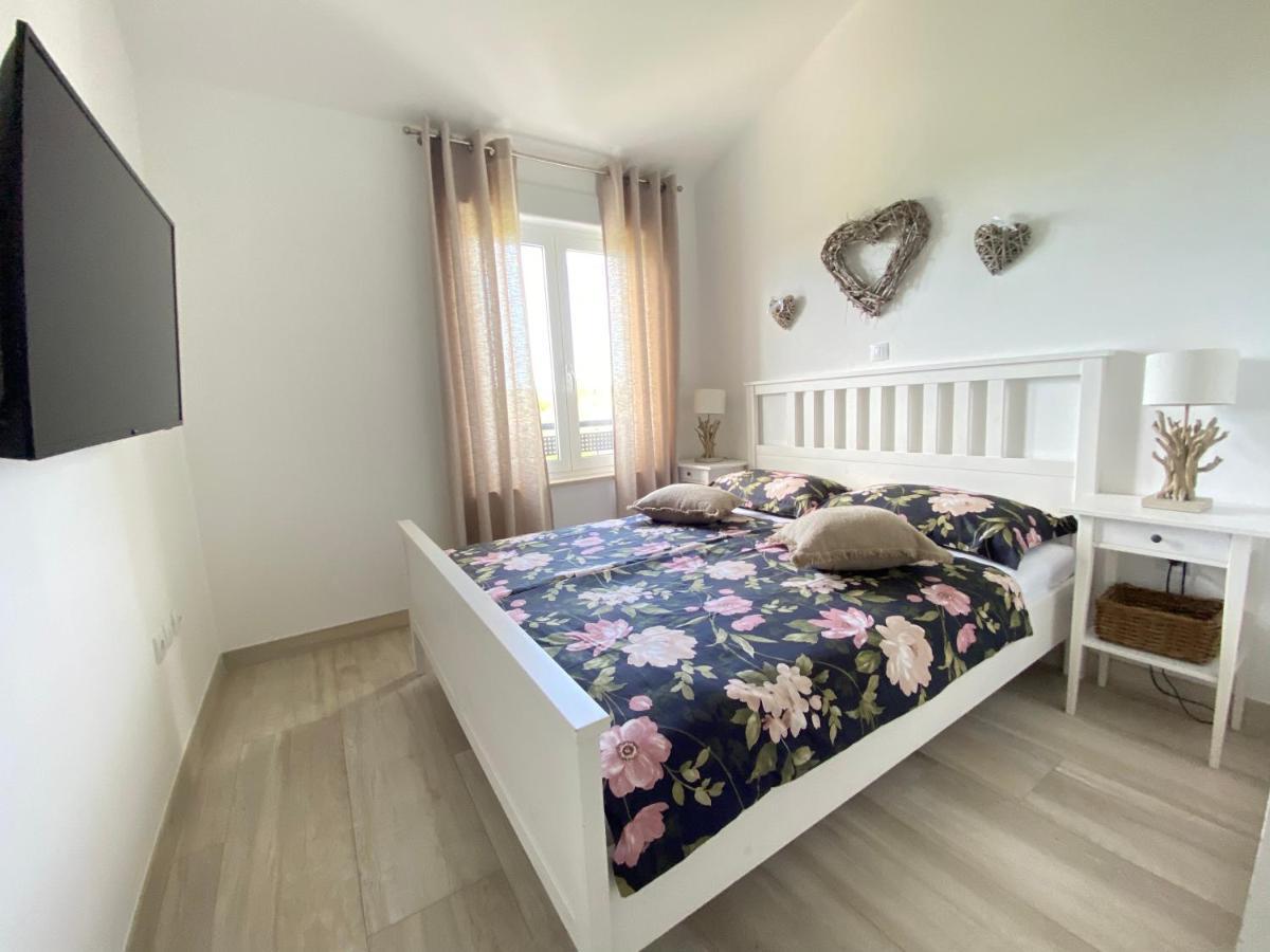 Villa Divina With Private Heated Pool Пула Экстерьер фото